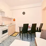 Apartament Catic *